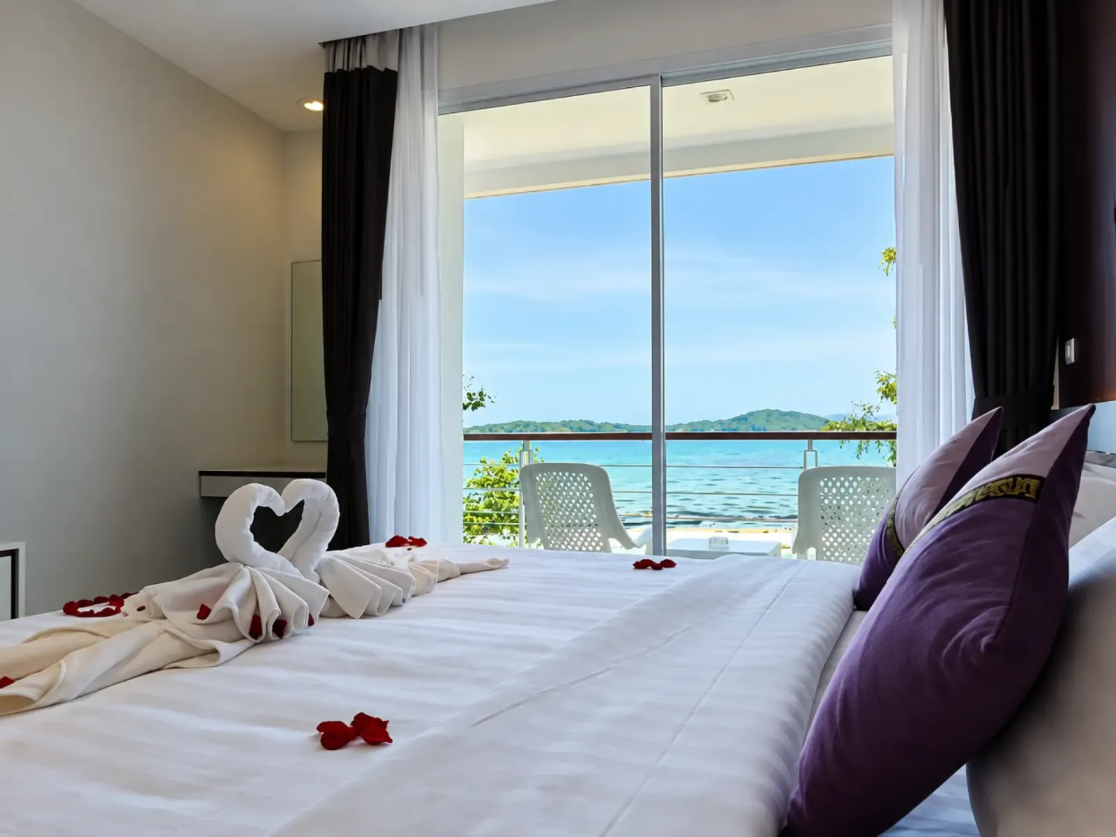 ภายในห้อง Deluxe Sea View